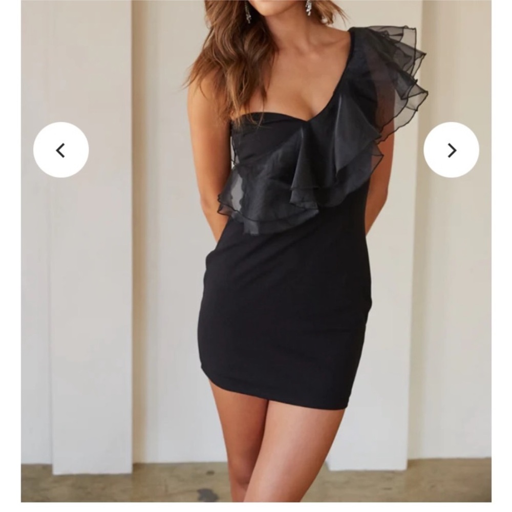 American Threads Black One-Shoulder Dress